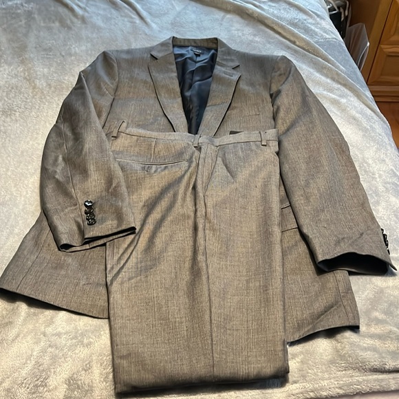 Jcrew 100 % light wools grey color. Double vest. Pant size 30/30